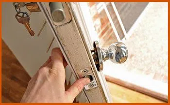 Franklin MI Locksmith Store Franklin, MI 248-270-2401 - 12-changing-locks